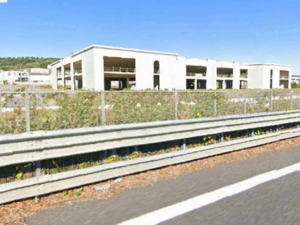 negozio in vendita a Sinalunga in zona Scrofiano