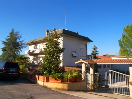 casa indipendente in vendita a Sinalunga in zona Guazzino