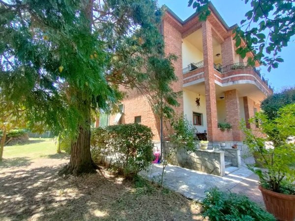 casa indipendente in vendita a Sinalunga in zona Bettolle