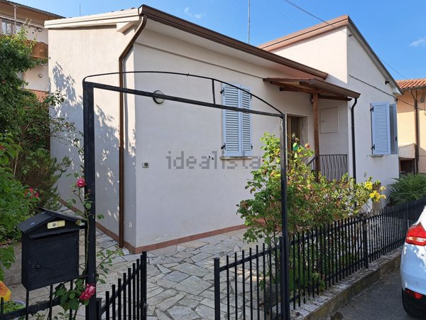 appartamento in vendita a Sinalunga in zona Guazzino