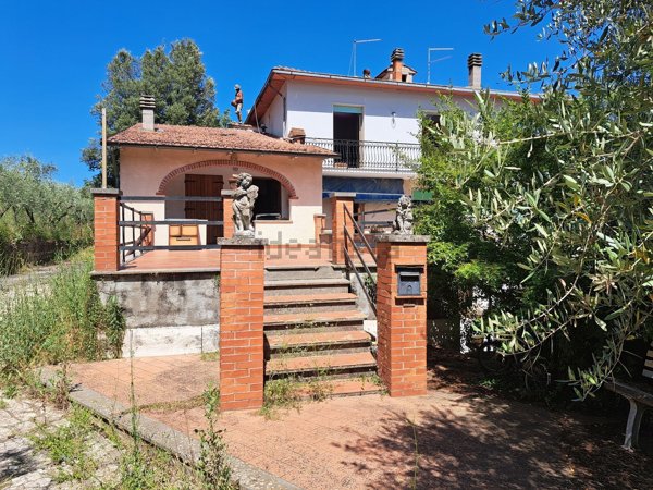 casa indipendente in vendita a Sinalunga in zona Guazzino