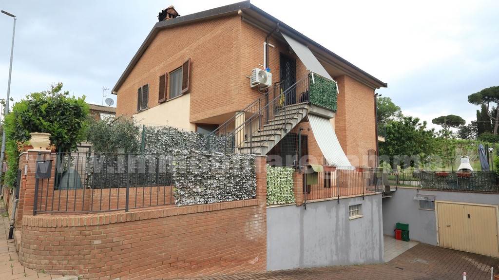 appartamento in vendita a Sinalunga in zona Rigomagno