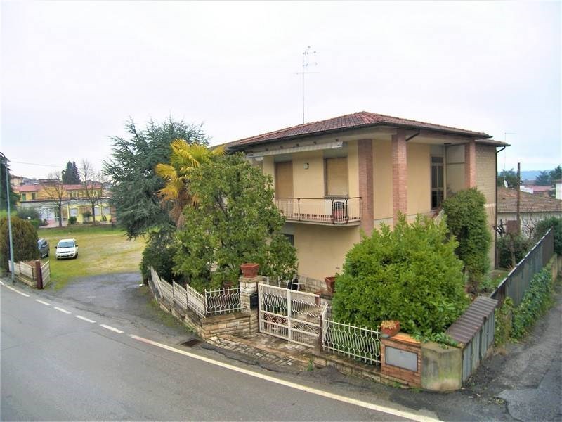 casa indipendente in vendita a Sinalunga in zona Rigaiolo