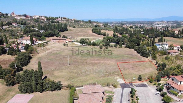 terreno edificabile in vendita a Sinalunga in zona Rigaiolo