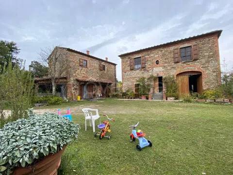 casa indipendente in vendita a Sinalunga in zona Rigaiolo