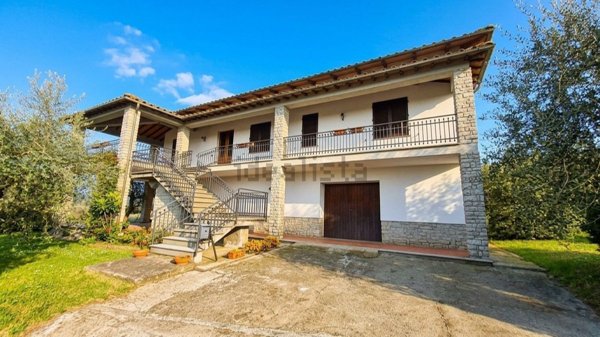 casa indipendente in vendita a Sinalunga in zona Rigaiolo