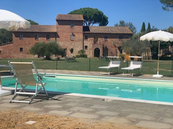 casa indipendente in vendita a Sinalunga in zona Bettolle