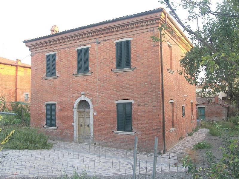 casa indipendente in vendita a Sinalunga in zona Bettolle