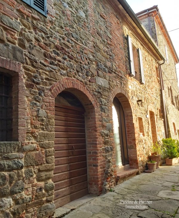 intera palazzina in vendita a Sinalunga in zona Rigomagno
