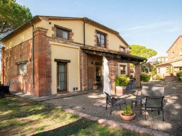 casa indipendente in vendita a Sinalunga in zona Bettolle