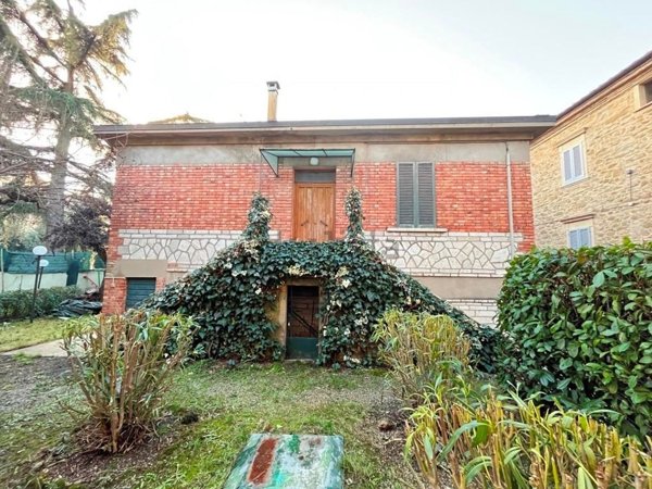 casa indipendente in vendita a Sinalunga in zona Rigaiolo