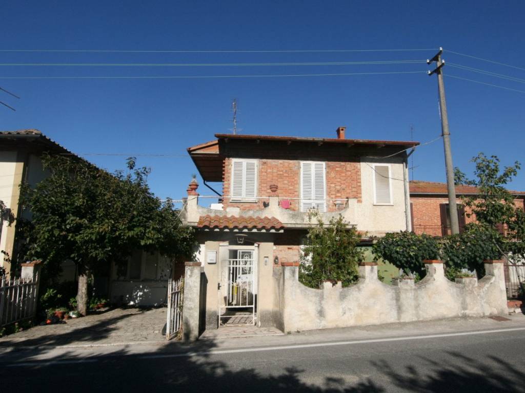 casa indipendente in vendita a Sinalunga in zona Guazzino