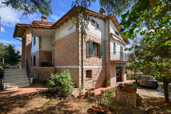 casa indipendente in vendita a Sinalunga