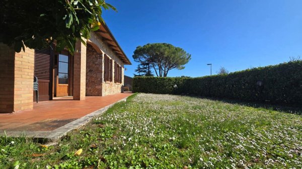 casa indipendente in vendita a Sovicille