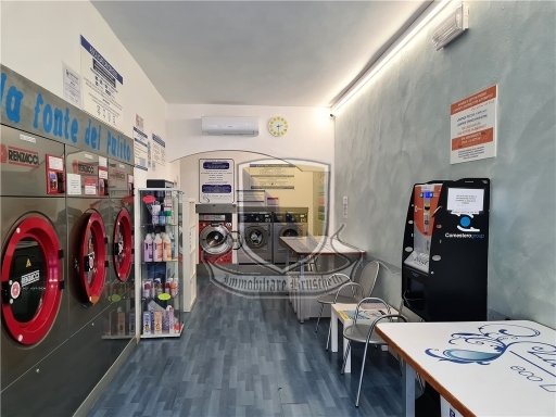 negozio in vendita a Sovicille in zona San Rocco a Pilli