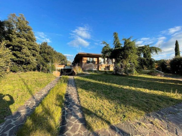casa indipendente in vendita a Sovicille