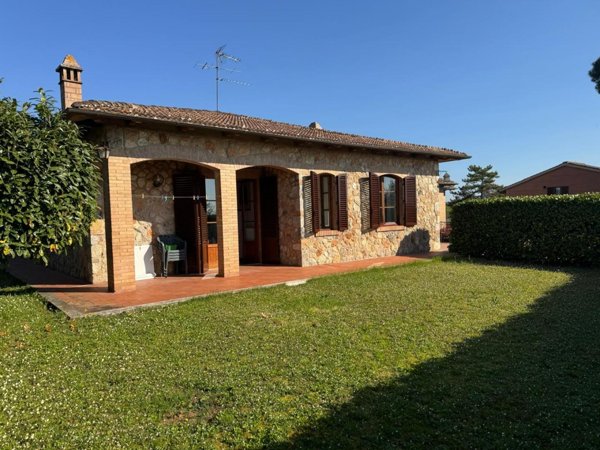 casa indipendente in vendita a Sovicille