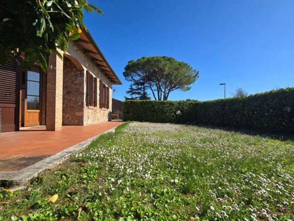 casa indipendente in vendita a Sovicille