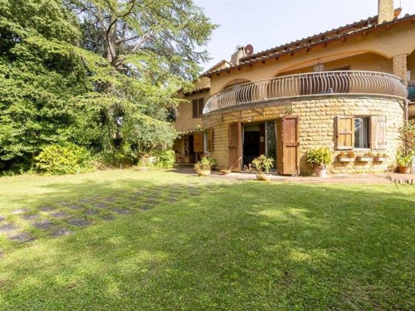 casa indipendente in vendita a Sovicille