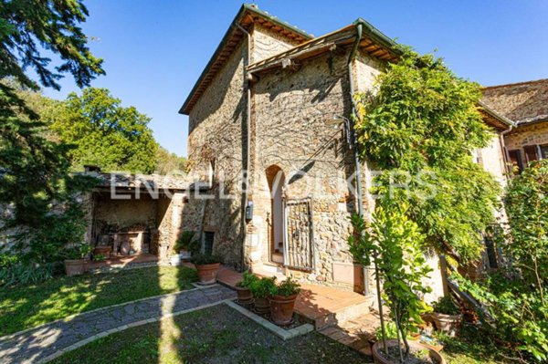 casa indipendente in vendita a Sovicille