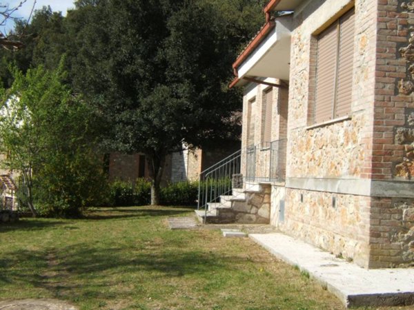 casa indipendente in vendita a Sovicille