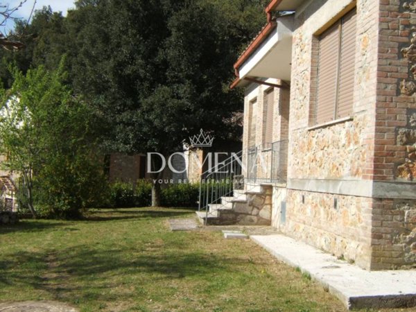 casa indipendente in vendita a Sovicille