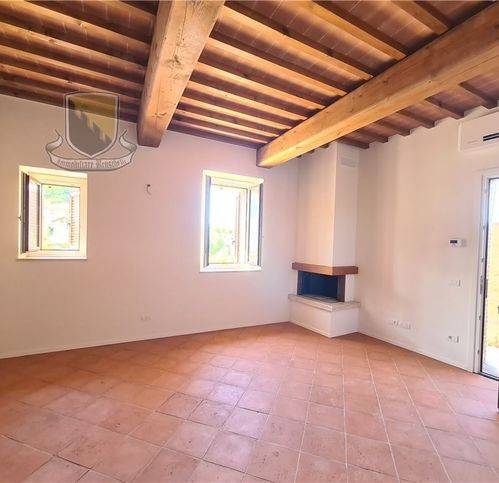 casa indipendente in vendita a Sovicille