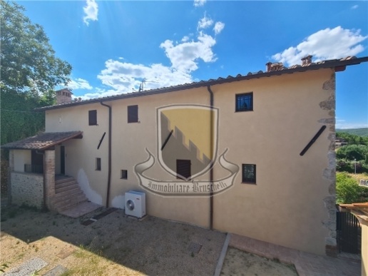 casa indipendente in vendita a Sovicille