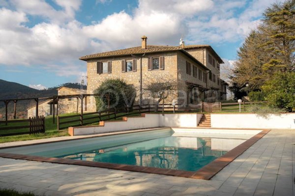 villa in vendita a Sovicille