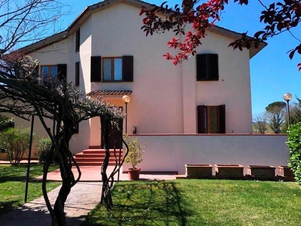 casa indipendente in vendita a Sovicille