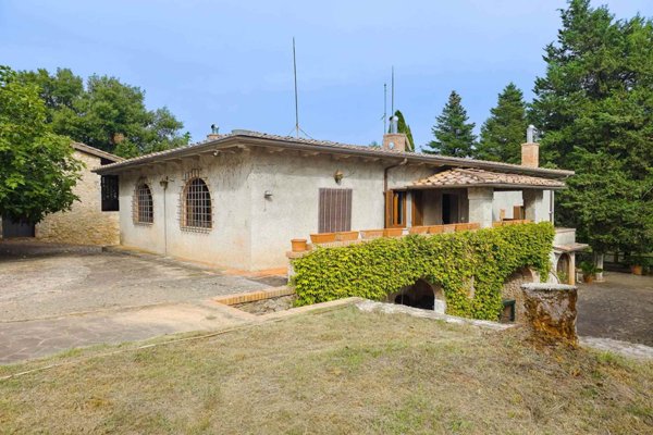 casa indipendente in vendita a Sovicille