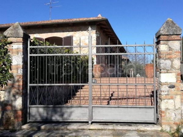 casa indipendente in vendita a Sovicille