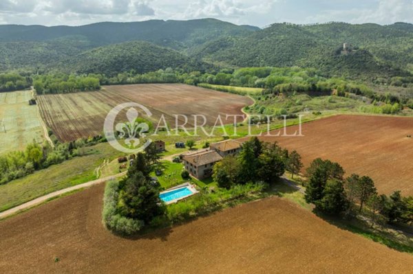 locale di sgombero in vendita a Sovicille in zona Brenna