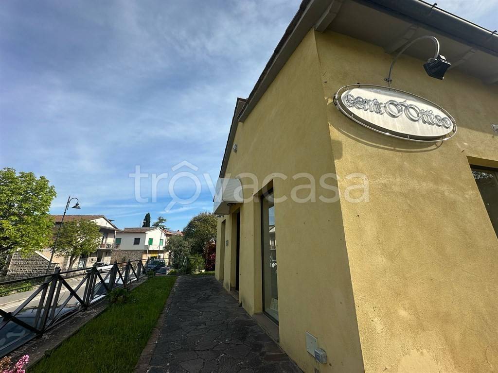 negozio in vendita a Sovicille in zona San Rocco a Pilli