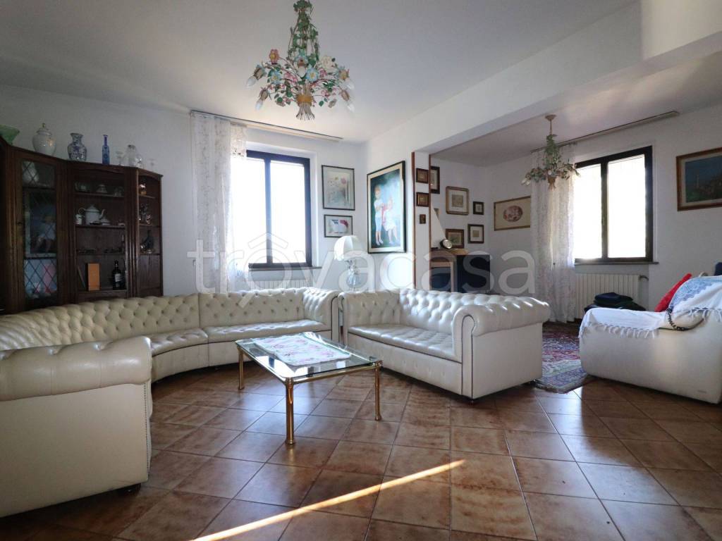 casa indipendente in vendita a Sovicille