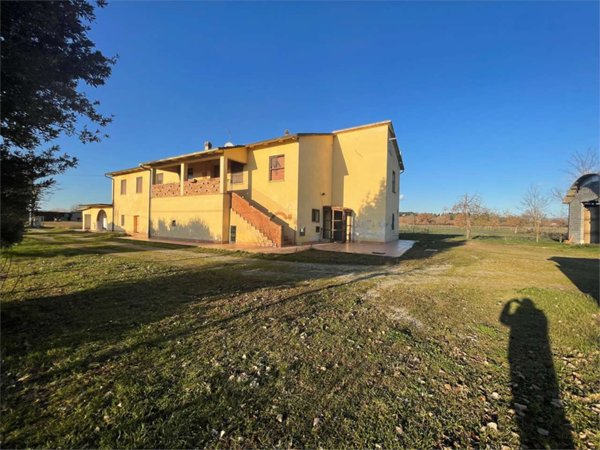 casa indipendente in vendita a Torrita di Siena