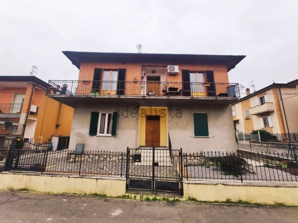 casa indipendente in vendita a Torrita di Siena