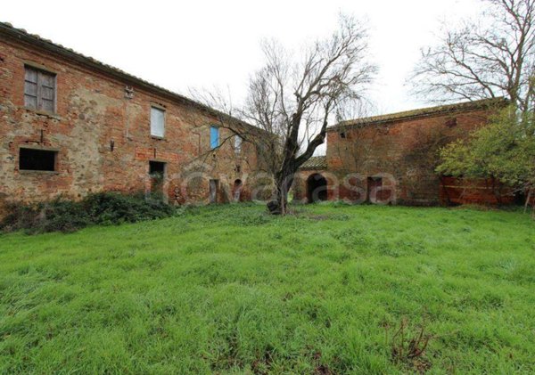 casa indipendente in vendita a Torrita di Siena