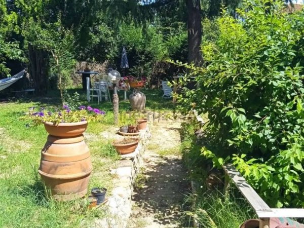 casa indipendente in vendita a Torrita di Siena
