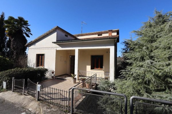 casa indipendente in vendita a Torrita di Siena