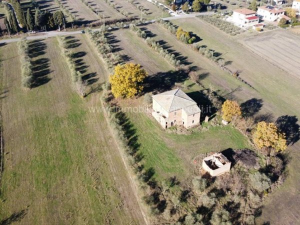 casa indipendente in vendita a Torrita di Siena