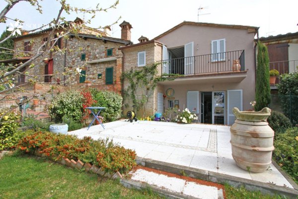 casa indipendente in vendita a Torrita di Siena in zona Montefollonico