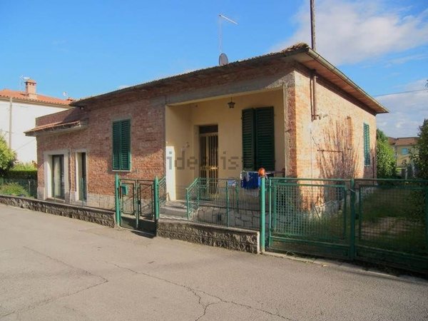 casa indipendente in vendita a Torrita di Siena