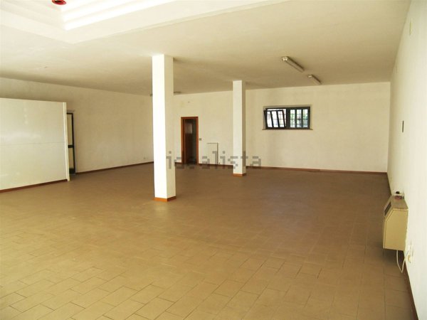 locale di sgombero in vendita a Torrita di Siena