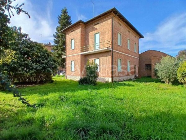 casa indipendente in vendita a Torrita di Siena