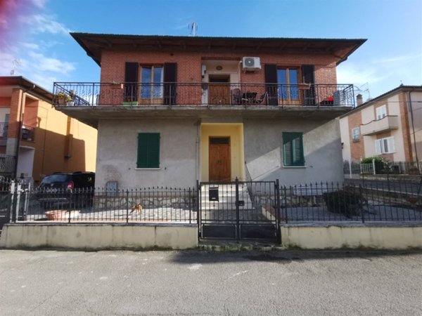 casa indipendente in vendita a Torrita di Siena