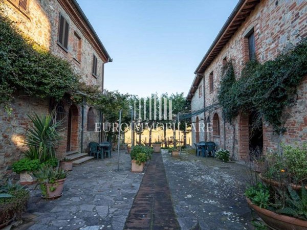 negozio in vendita a Torrita di Siena