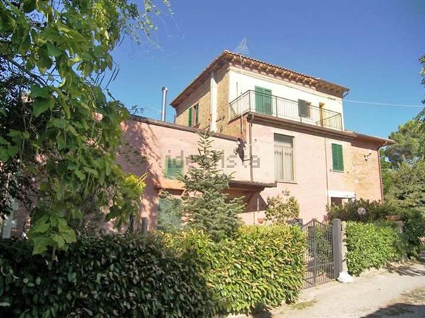casa indipendente in vendita a Torrita di Siena