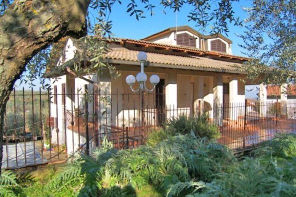 casa indipendente in vendita a Torrita di Siena