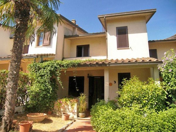 casa indipendente in vendita a Torrita di Siena